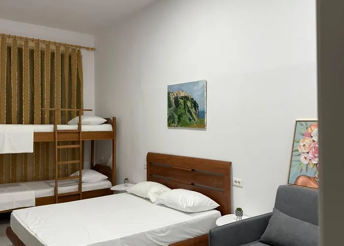 Rooms'himara